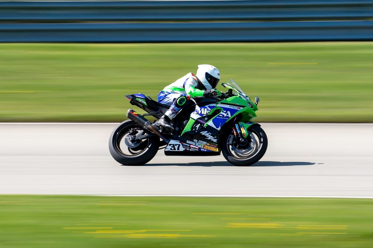 Read more about the article A Beginner’s Guide to Motorcycle Road Racing Rulebooks